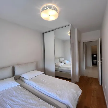 White Homes 37 • Point