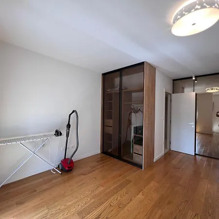 White Homes 37 • Point *